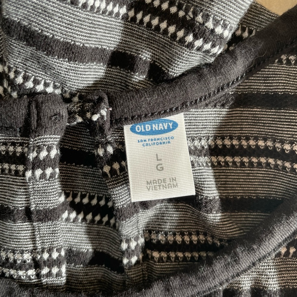 Old Navy woman’s romper - Picture 3 of 5
